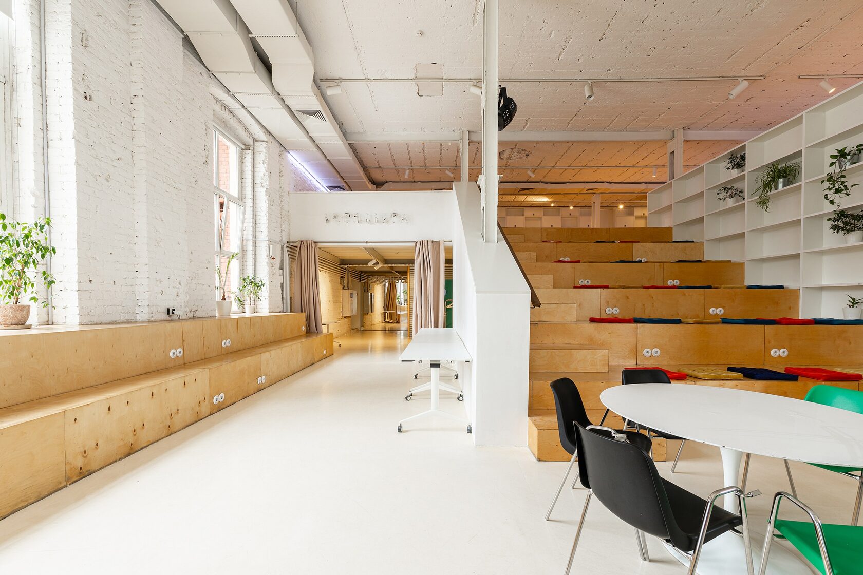 Фотография 3 площадки Двухуровневое пространство IDEALISTA в центре — 370 м²