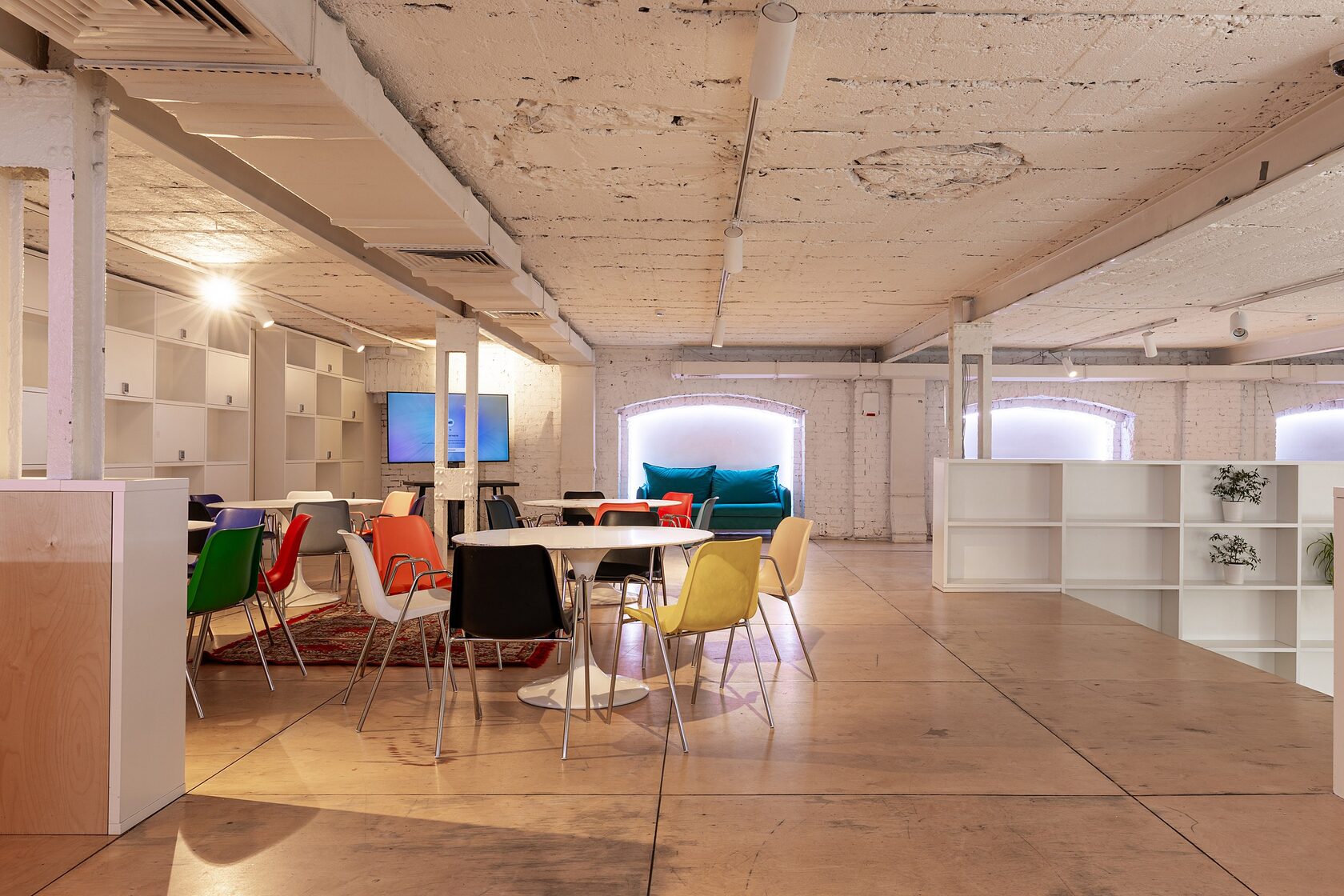 Фотография 8 площадки Двухуровневое пространство IDEALISTA в центре — 370 м²