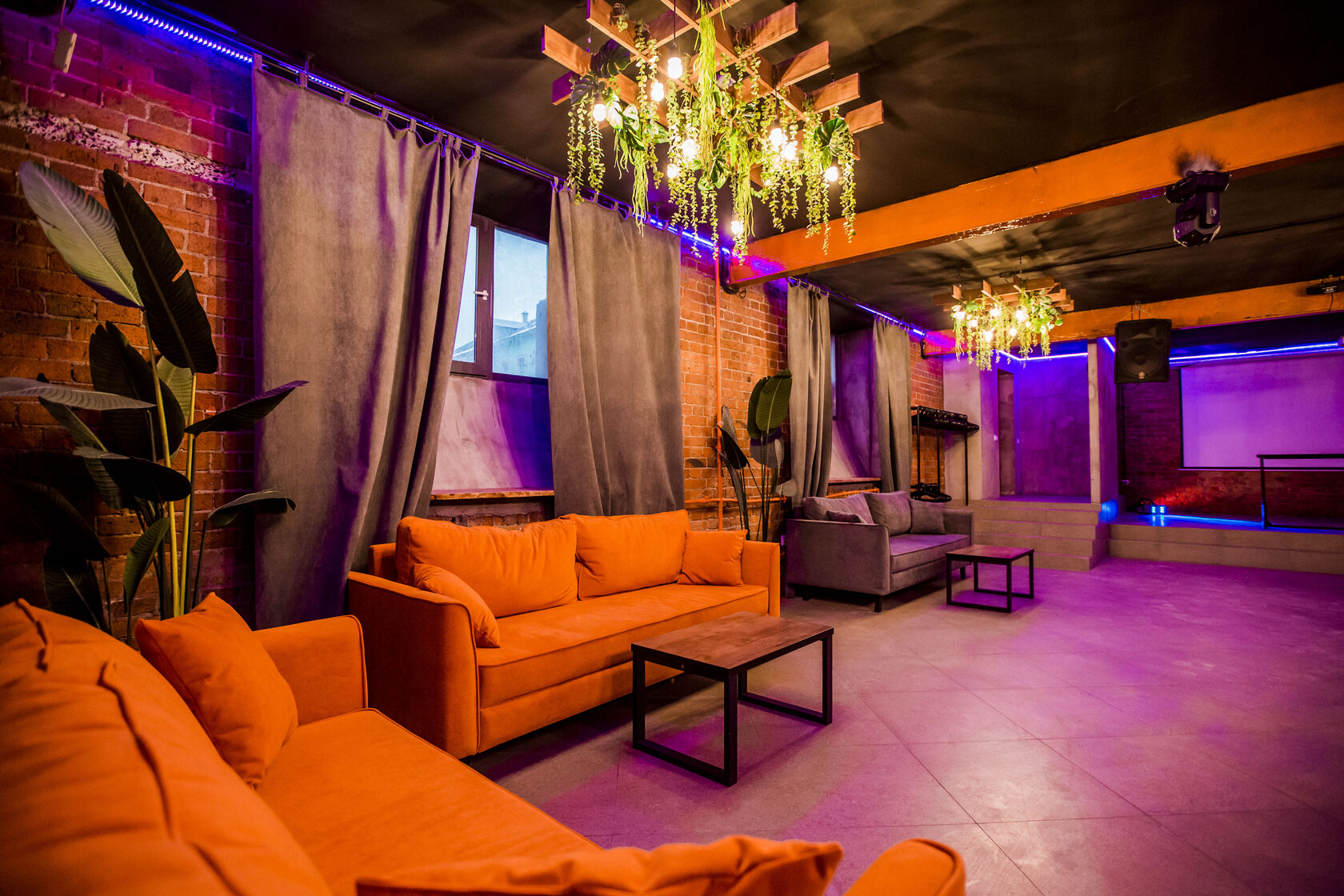 Фотография 3 площадки Клубный лофт со сценой и мощным звуком у Таганской — 190 м²