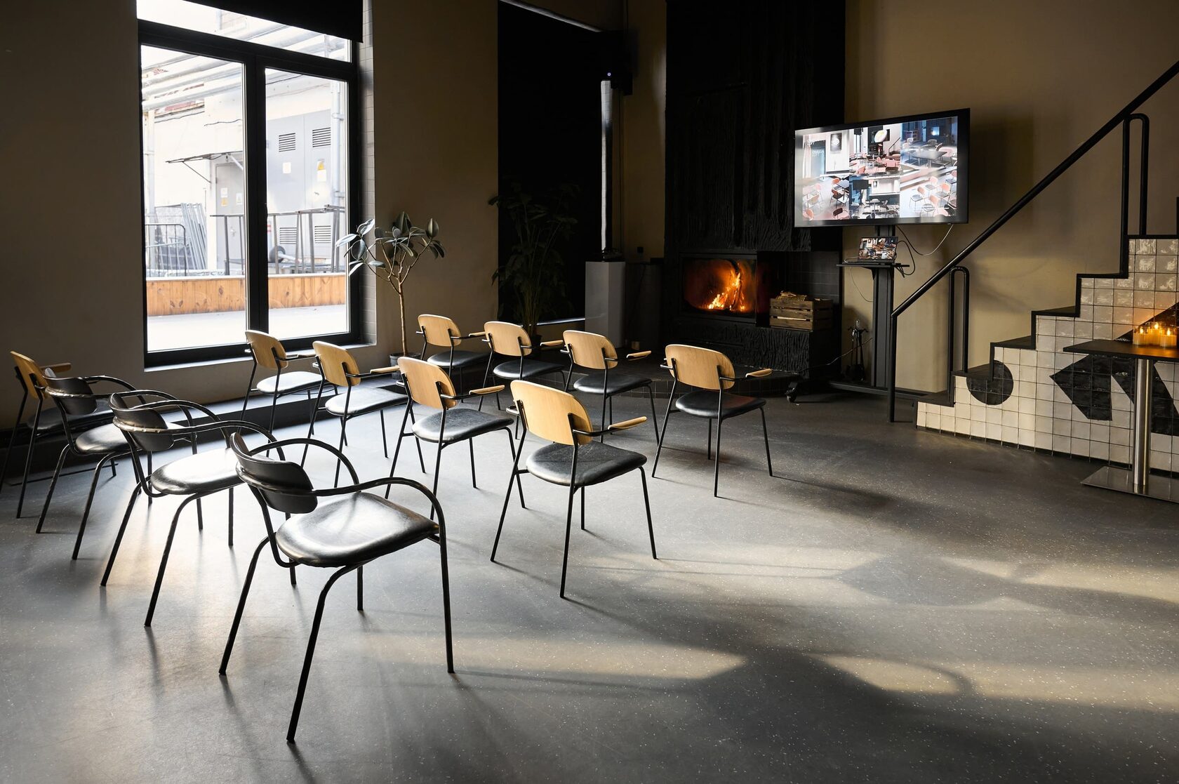 Фотография 14 площадки Атмосферный лофт с террасой и камином у Белорусской