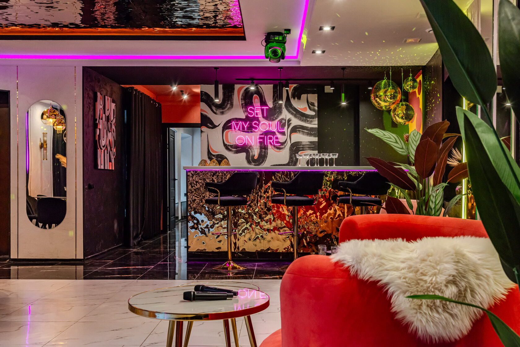 Фотография 9 площадки Элегантный яркий лофт на Бауманской