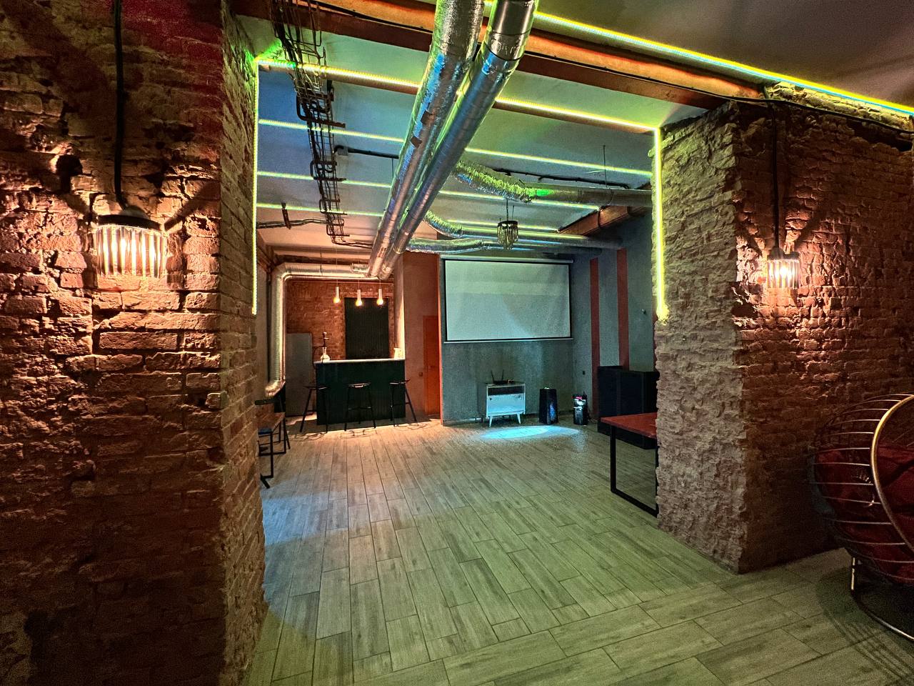 Фотография 2 площадки Темный лофт с необычной атмосферой на Бауманской