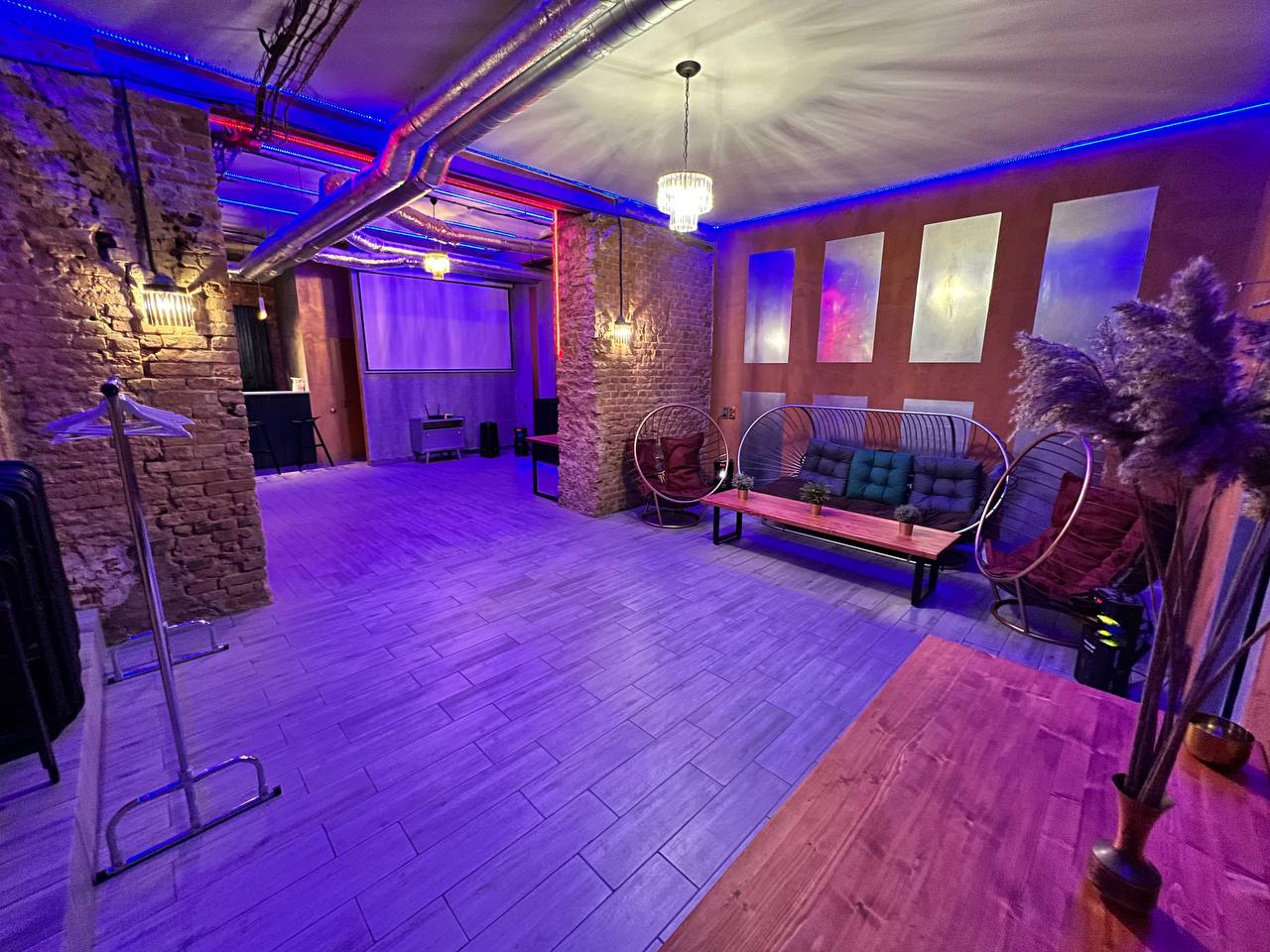 Фотография 6 площадки Темный лофт с необычной атмосферой на Бауманской