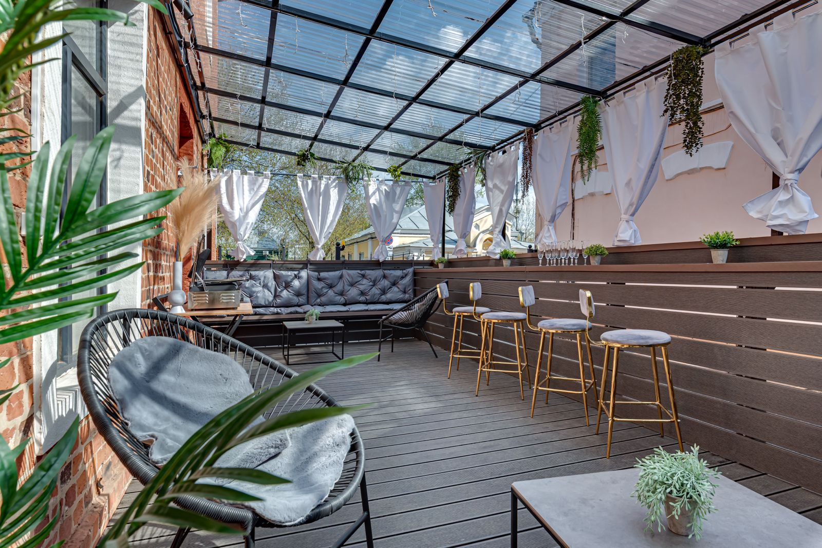 Фотография 9 площадки Уютный зал в стиле лофт‑фьюжн с верандой на Бауманской