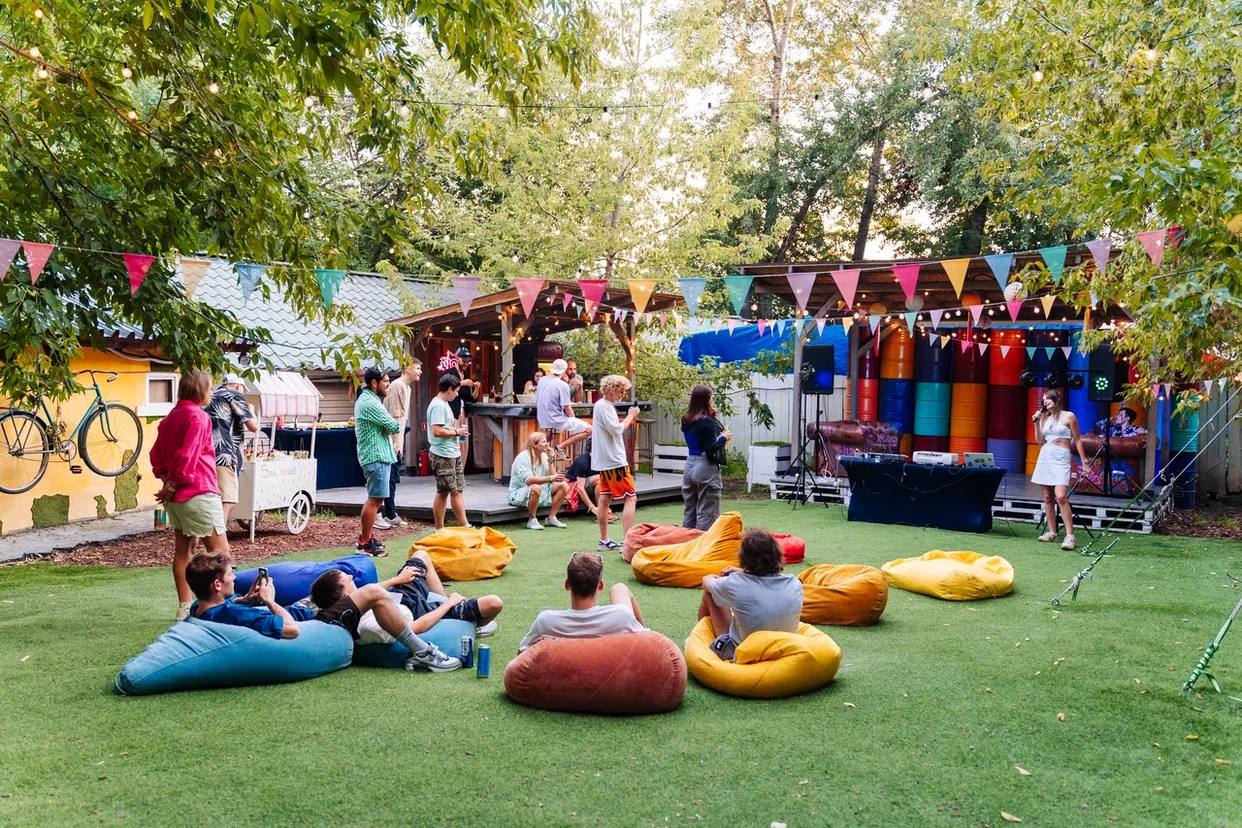 Фотография 14 площадки Soul House на Новорязанской: домик в парке, 150 м² + двор