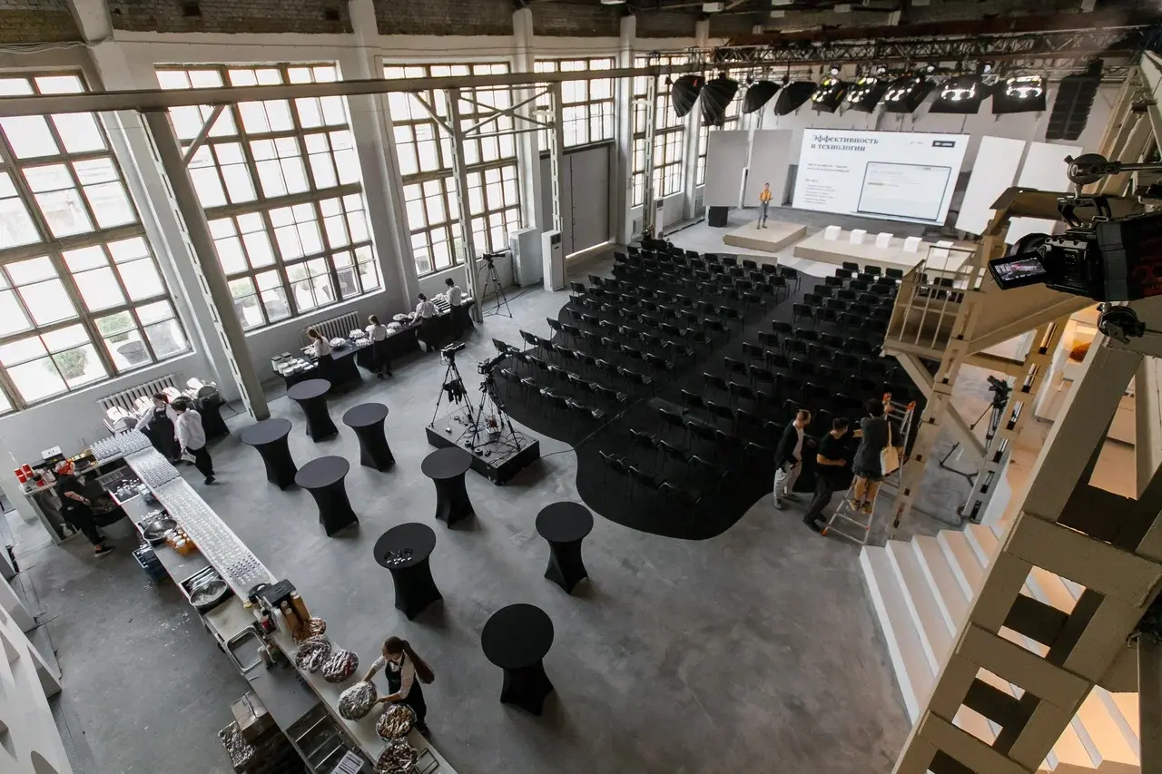 Фотография 6 площадки BOUNCE в центре: клубное пространство с двором 900 м²