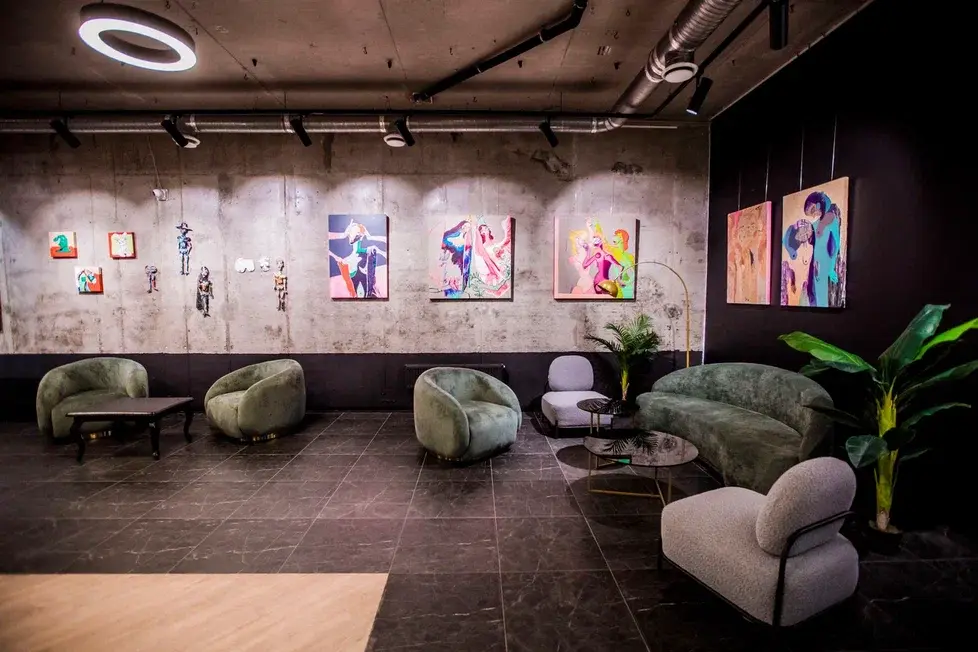 Фотография 5 площадки ALLE HALL на Арме: просторный зал со сценой, 170 м²