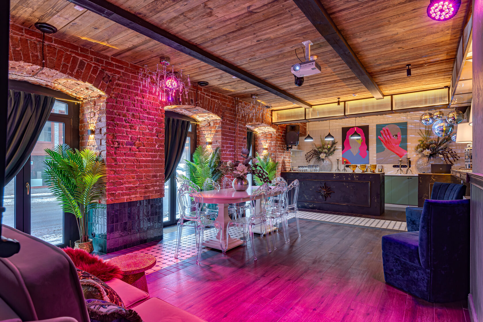 Фотография 10 площадки МАЙ Гоголь на Курской: поп‑арт зал 50 м²