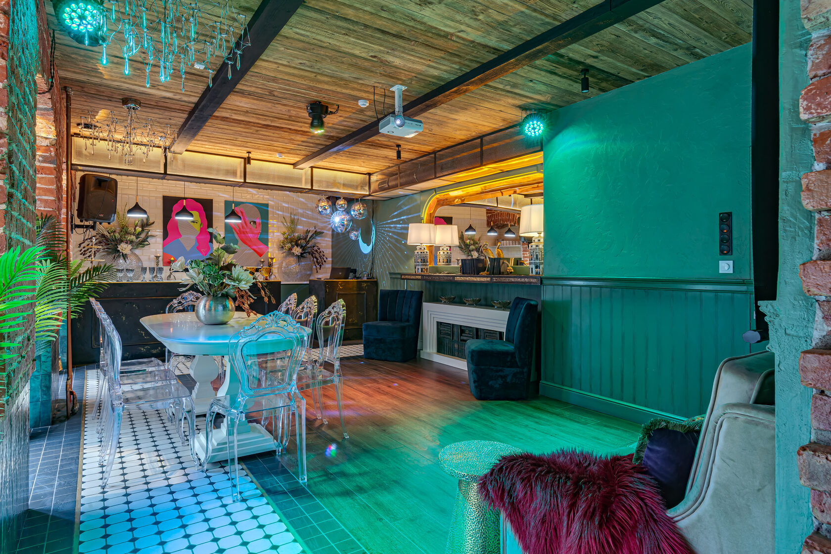 Фотография 11 площадки МАЙ Гоголь на Курской: поп‑арт зал 50 м²