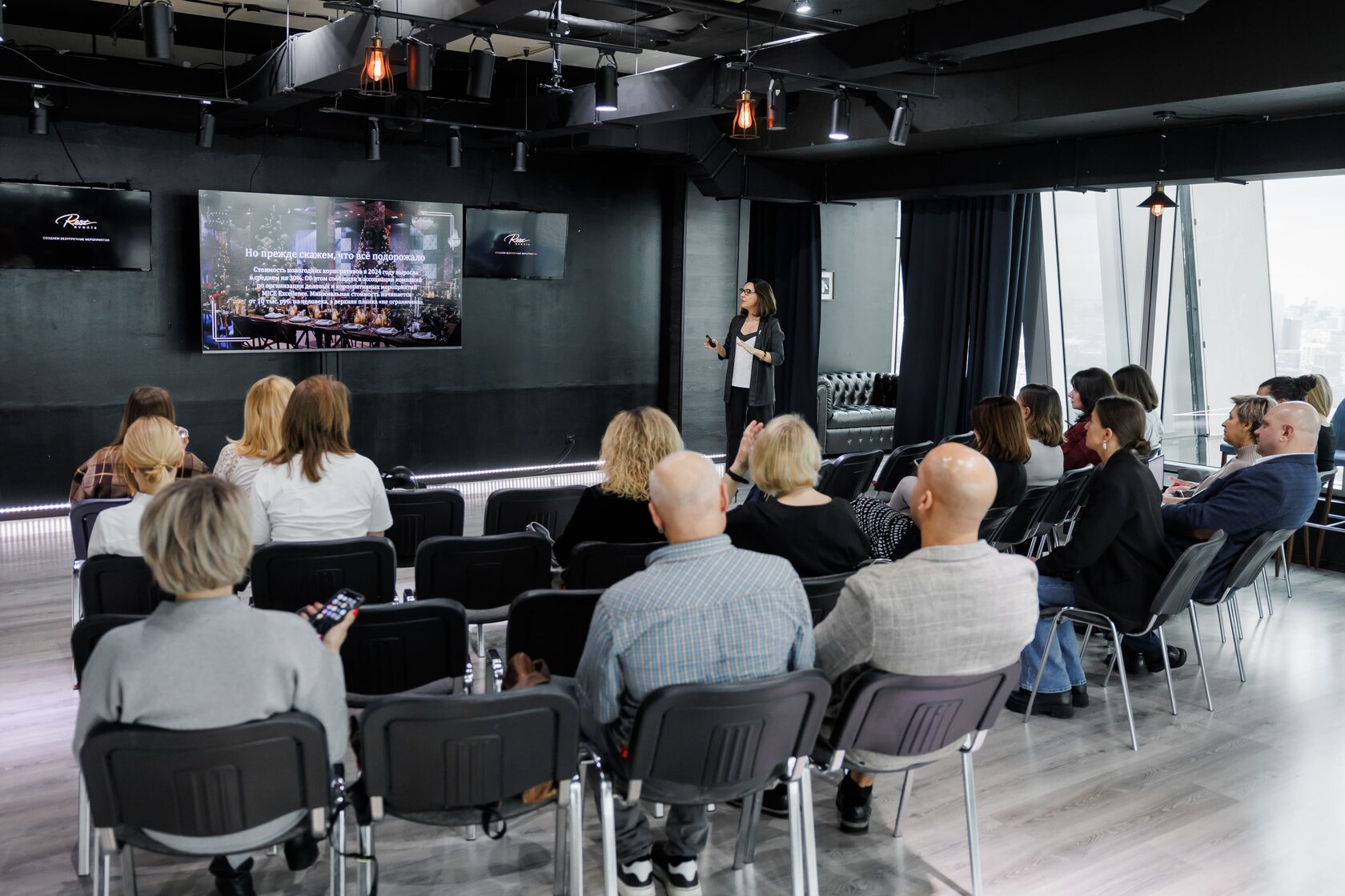 Фотография 8 площадки IMPERIA SKY LOFT: зал на 43 этаже, 230 м²