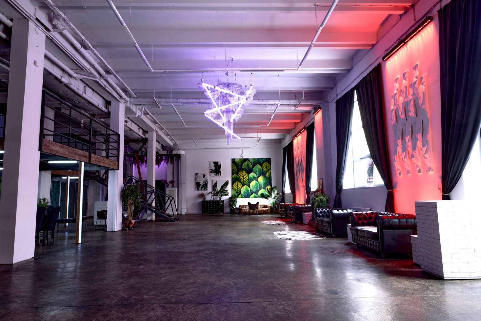 Фотография 8 площадки FORMAT loft на Бауманской: пространство 800 м² со сценой