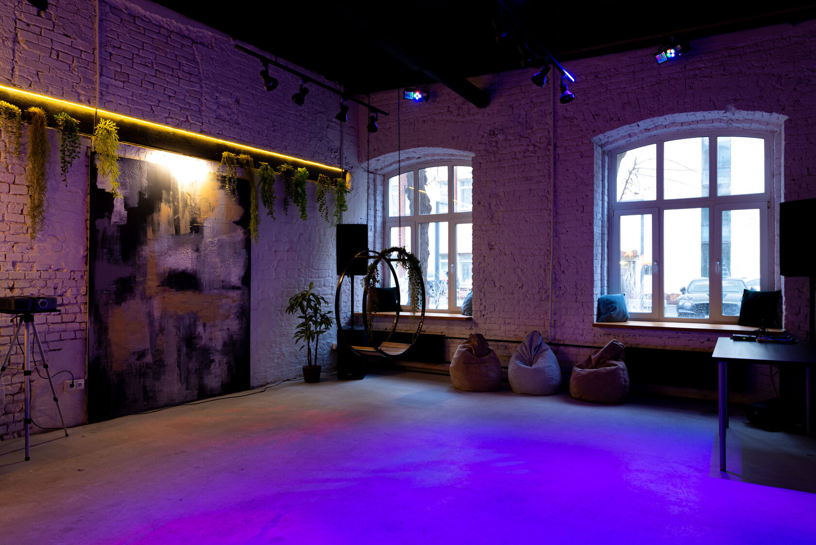 Фотография 8 площадки CleverLOFT Эко на Тульской: зал 100 м² с верандой