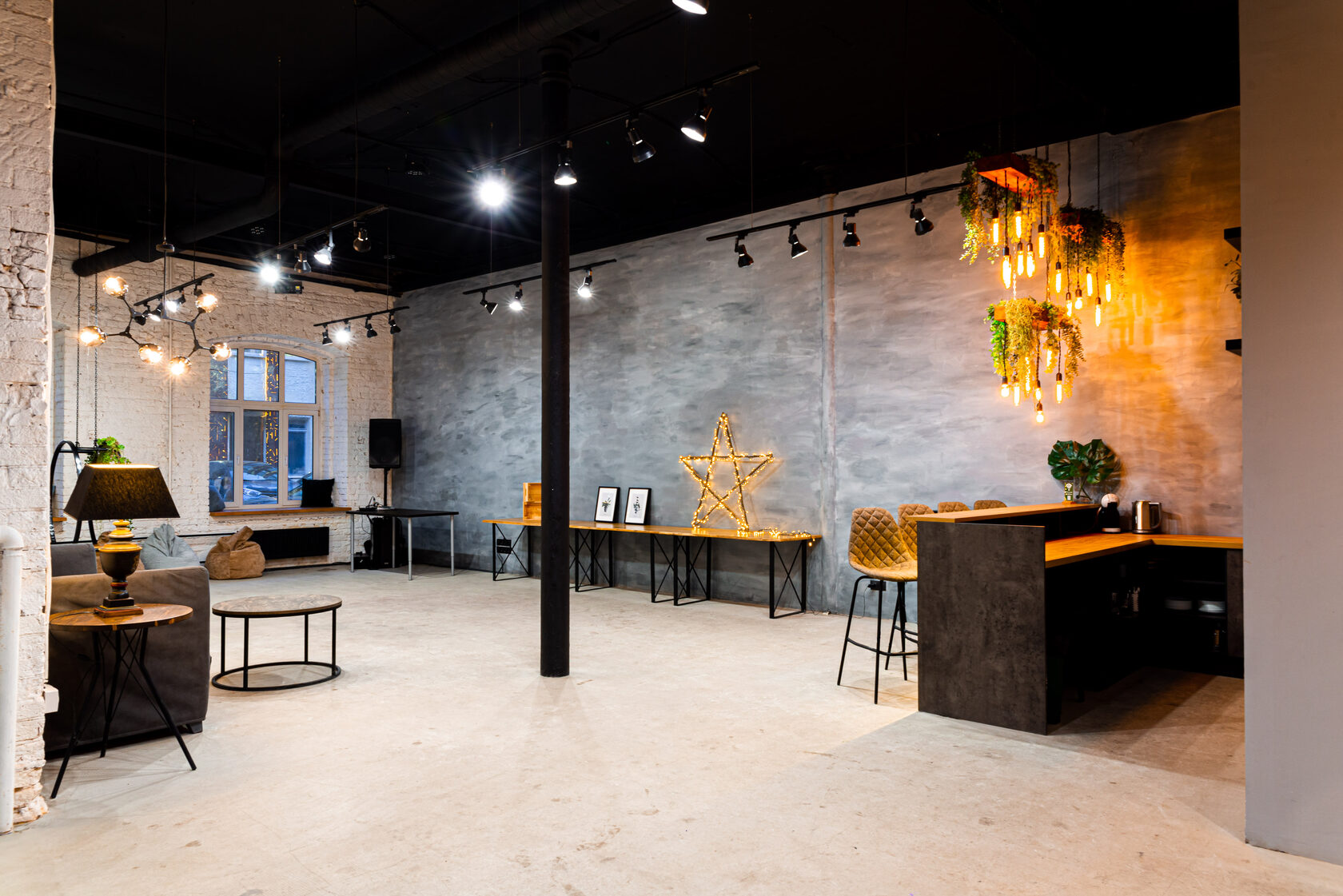 Фотография 10 площадки CleverLOFT Эко на Тульской: зал 100 м² с верандой