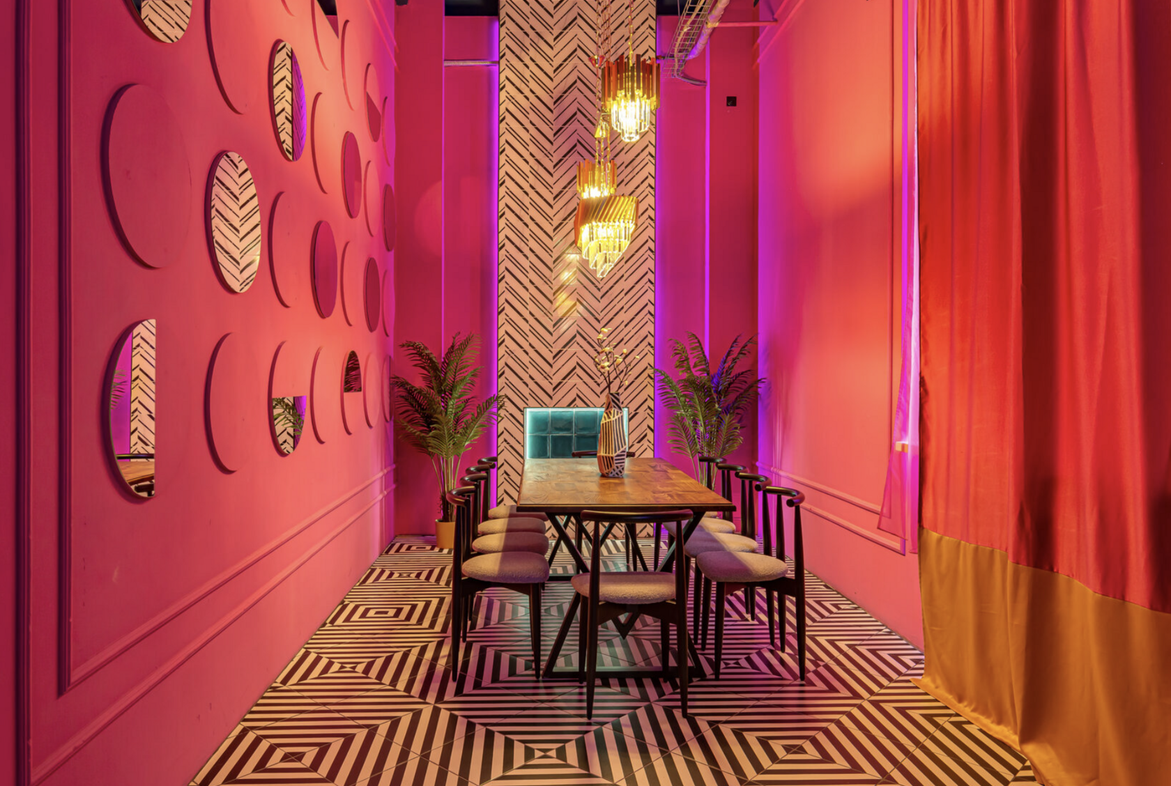 Фотография 16 площадки МАЙ Мира на Бауманской: двухуровневый зал 110 м²