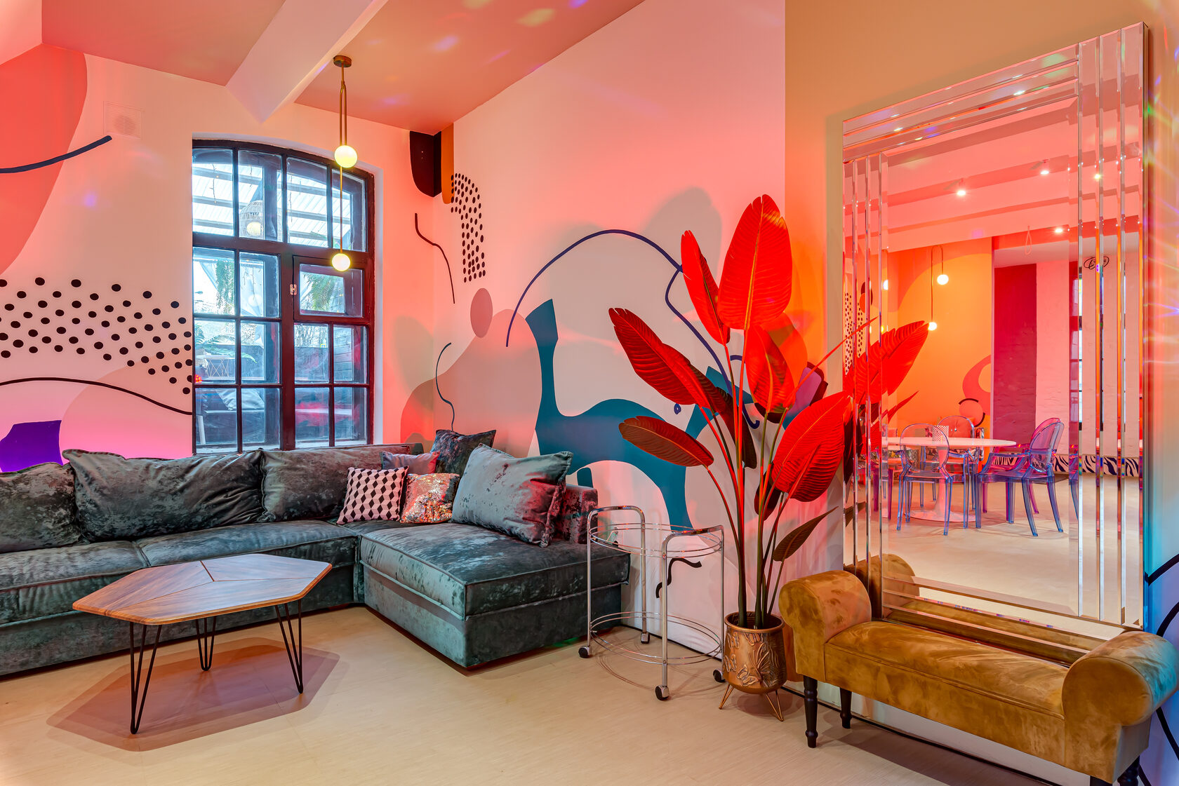 Фотография 1 площадки МАЙ Галерея на Электрозаводской: зал с верандой, 118 м²