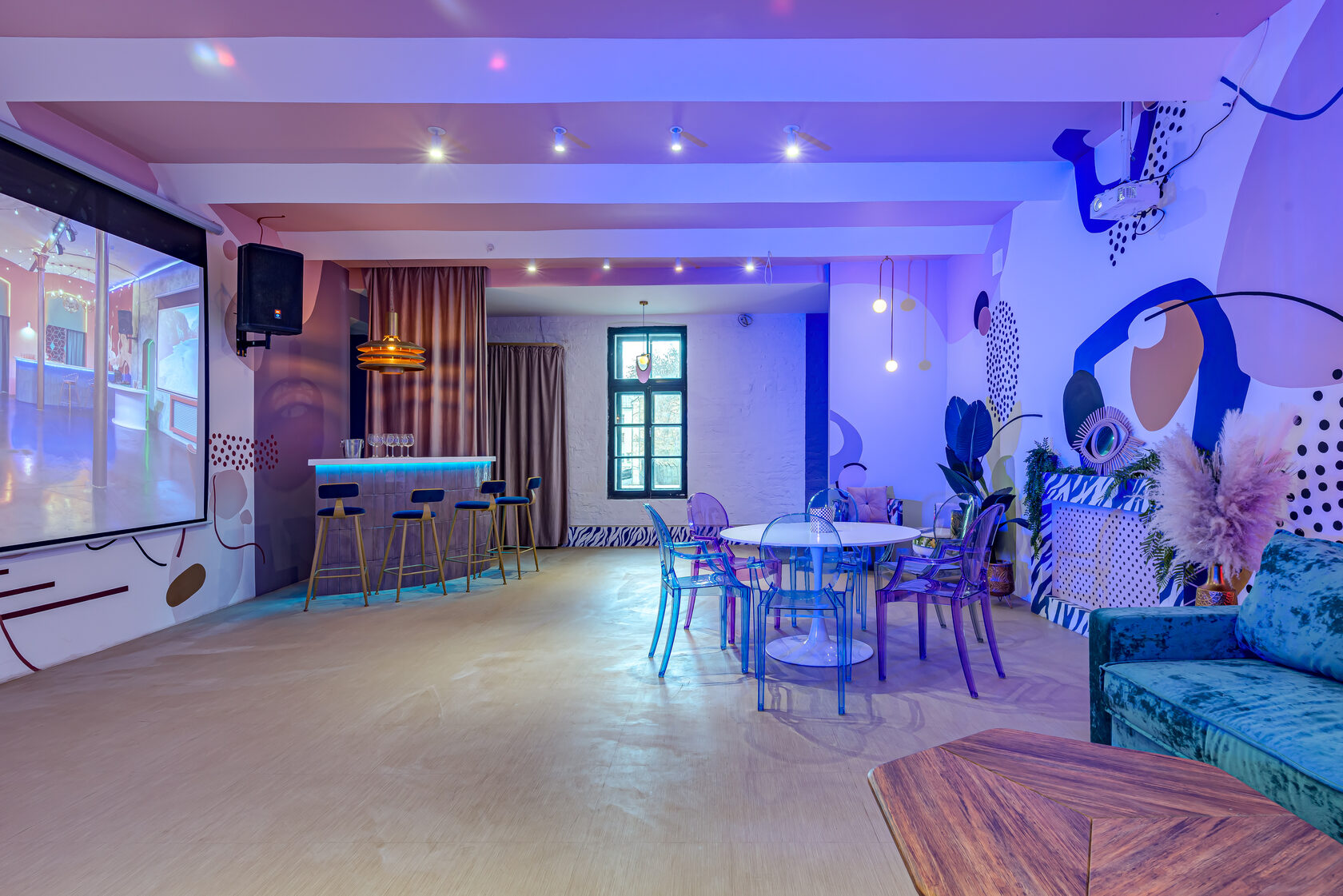 Фотография 9 площадки МАЙ Галерея на Электрозаводской: зал с верандой, 118 м²