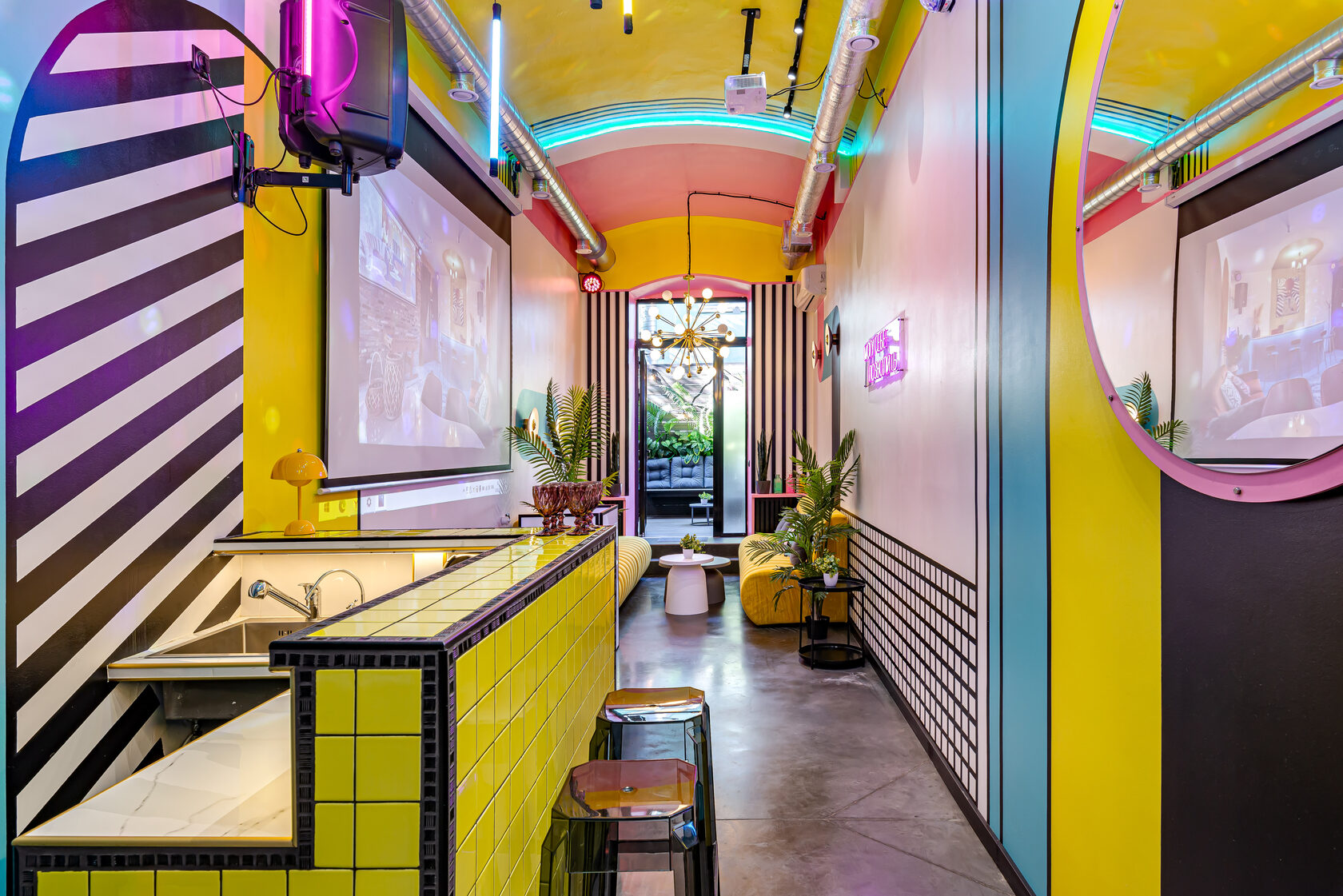 Фотография 3 площадки Молекула на Бауманской: уютный зал 46 м² с верандой