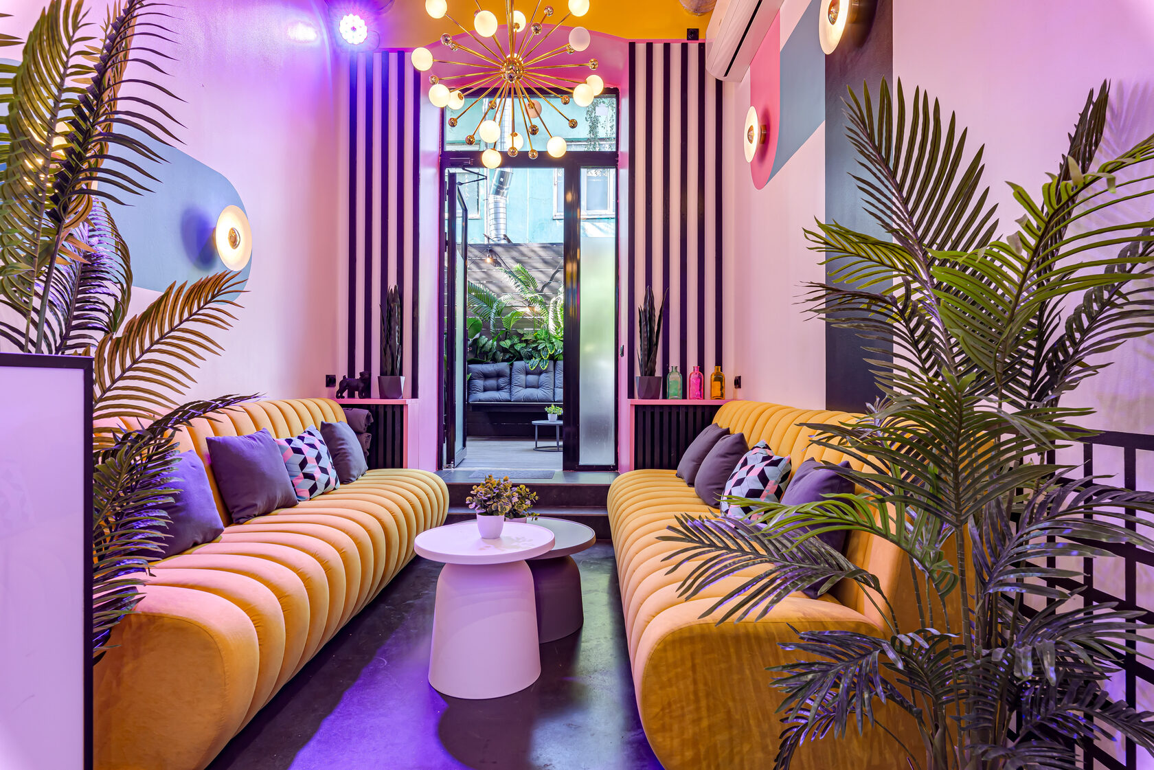 Фотография 4 площадки Молекула на Бауманской: уютный зал 46 м² с верандой